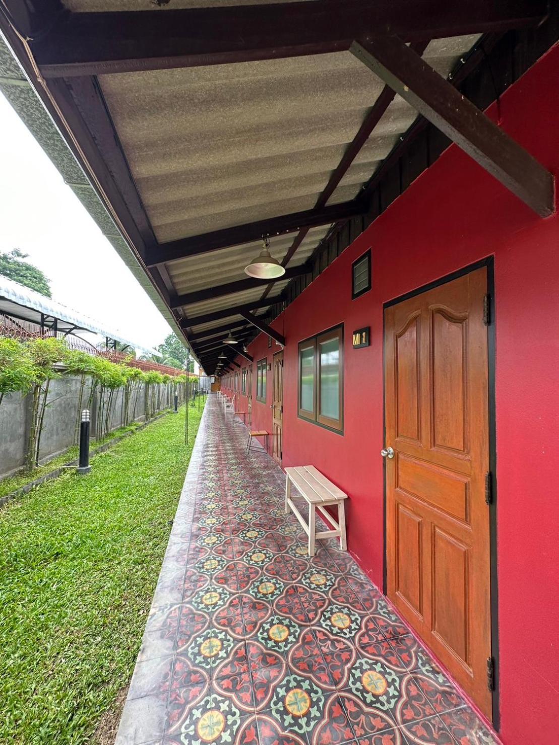 Baan Ma Feung Guesthouse Kanchanaburi Zewnętrze zdjęcie