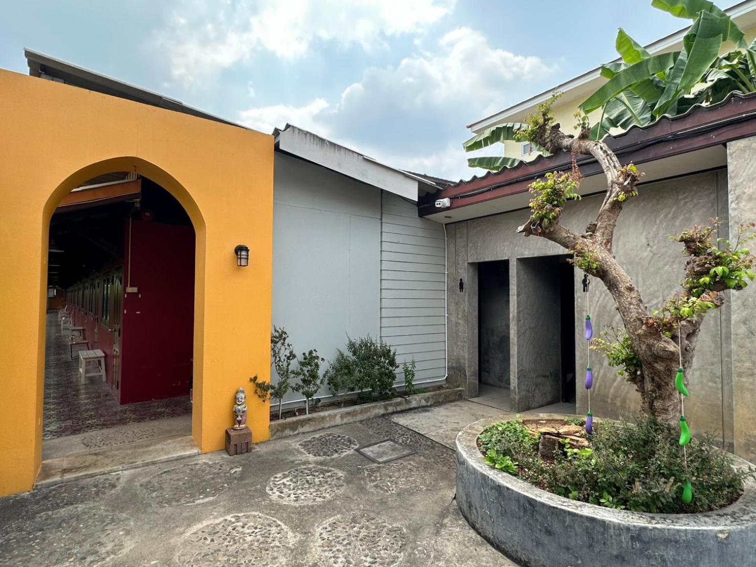 Baan Ma Feung Guesthouse Kanchanaburi Zewnętrze zdjęcie