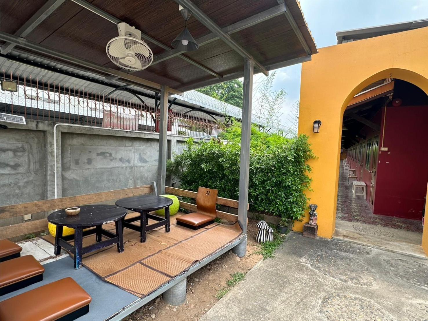 Baan Ma Feung Guesthouse Kanchanaburi Zewnętrze zdjęcie