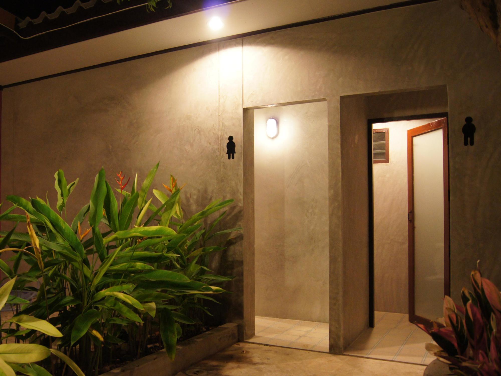 Baan Ma Feung Guesthouse Kanchanaburi Zewnętrze zdjęcie
