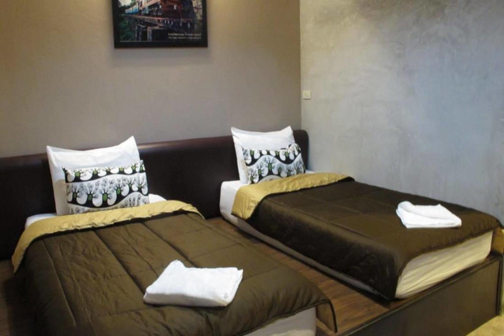 Baan Ma Feung Guesthouse Kanchanaburi Zewnętrze zdjęcie