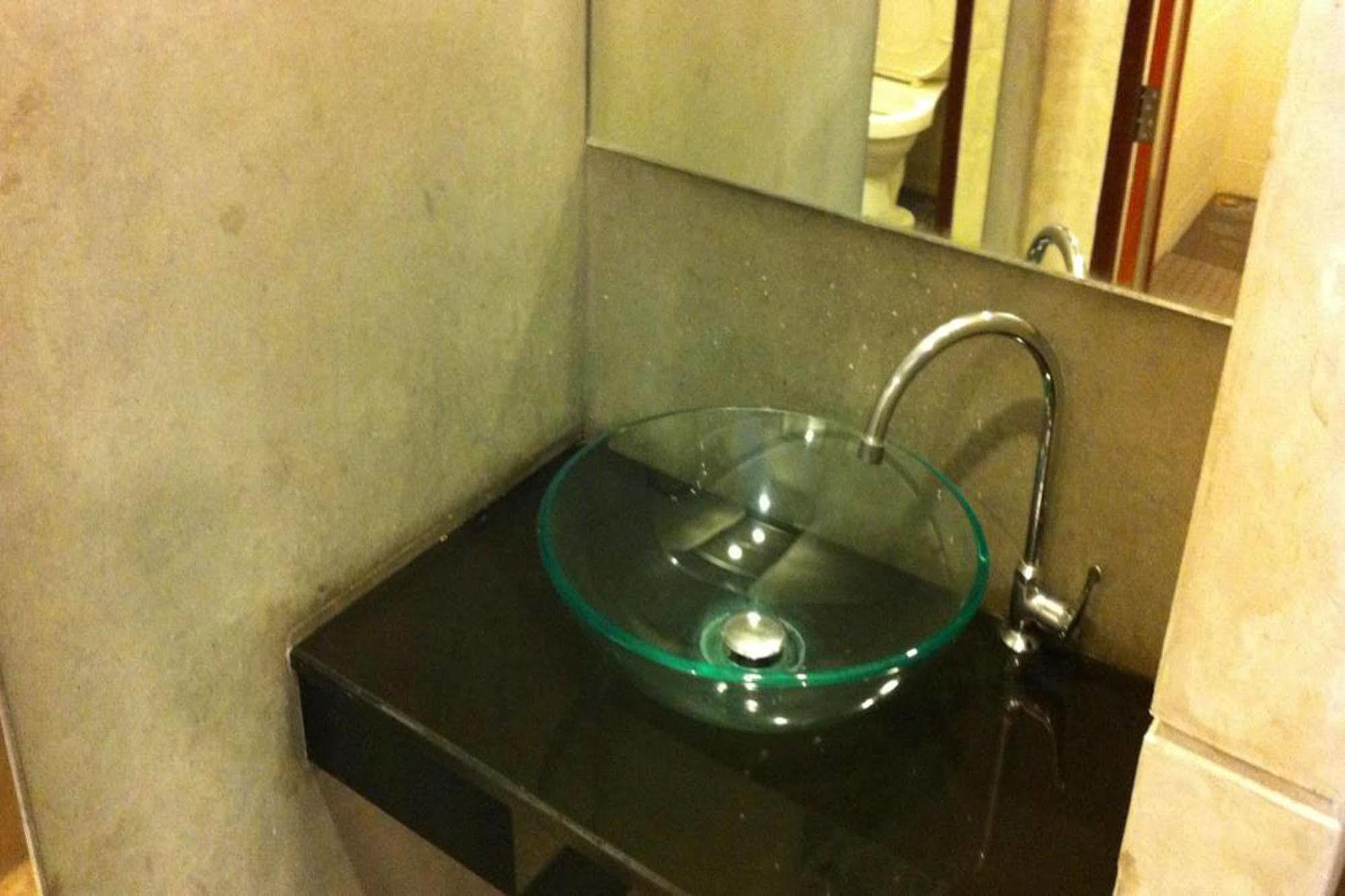 Baan Ma Feung Guesthouse Kanchanaburi Zewnętrze zdjęcie