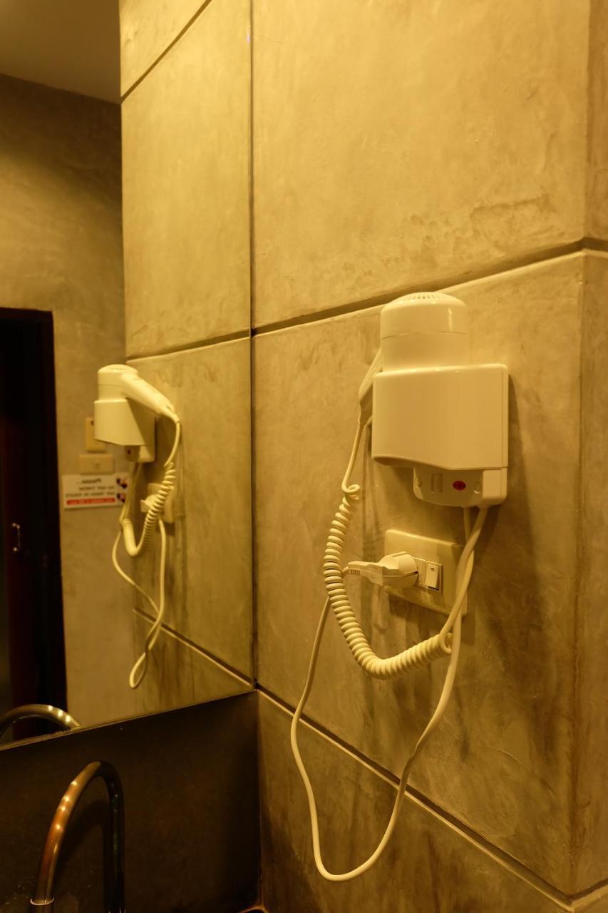 Baan Ma Feung Guesthouse Kanchanaburi Zewnętrze zdjęcie