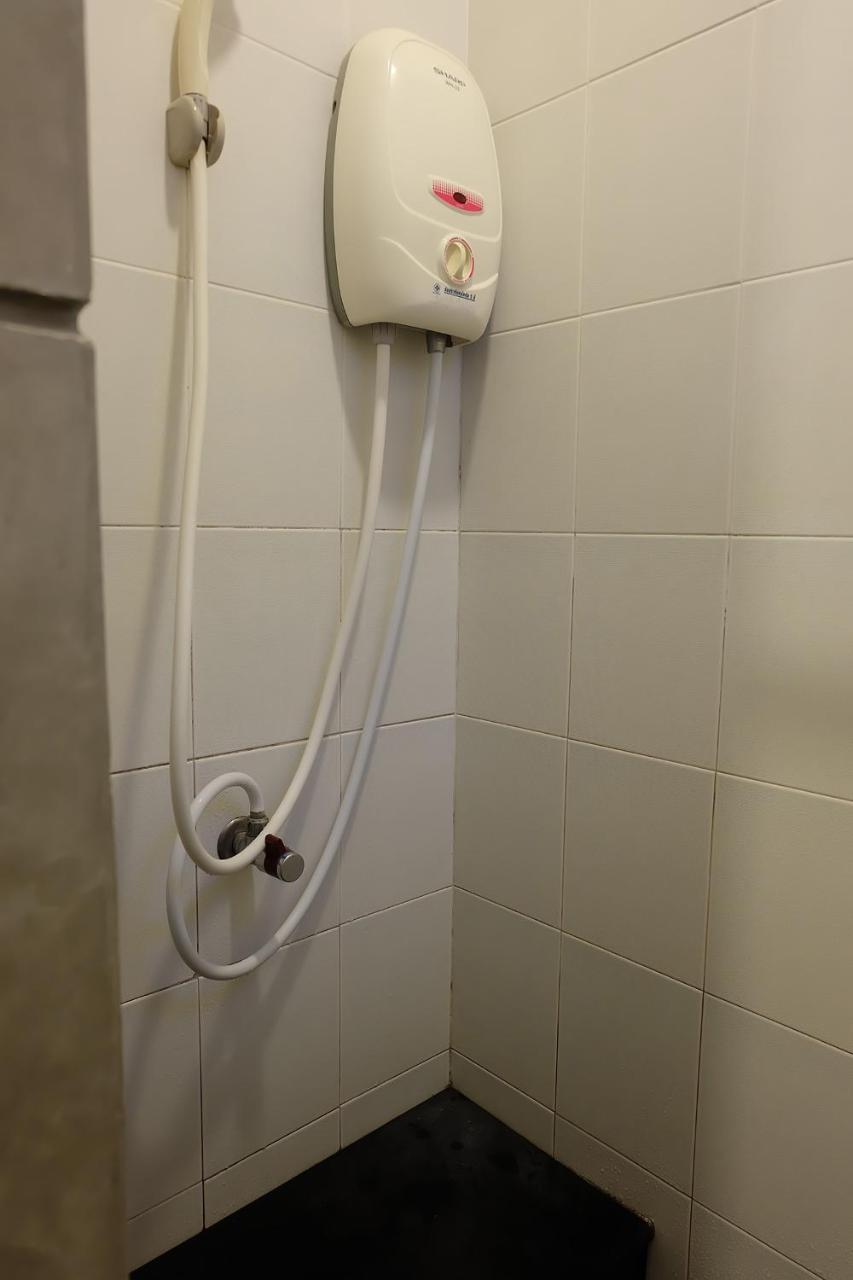 Baan Ma Feung Guesthouse Kanchanaburi Zewnętrze zdjęcie