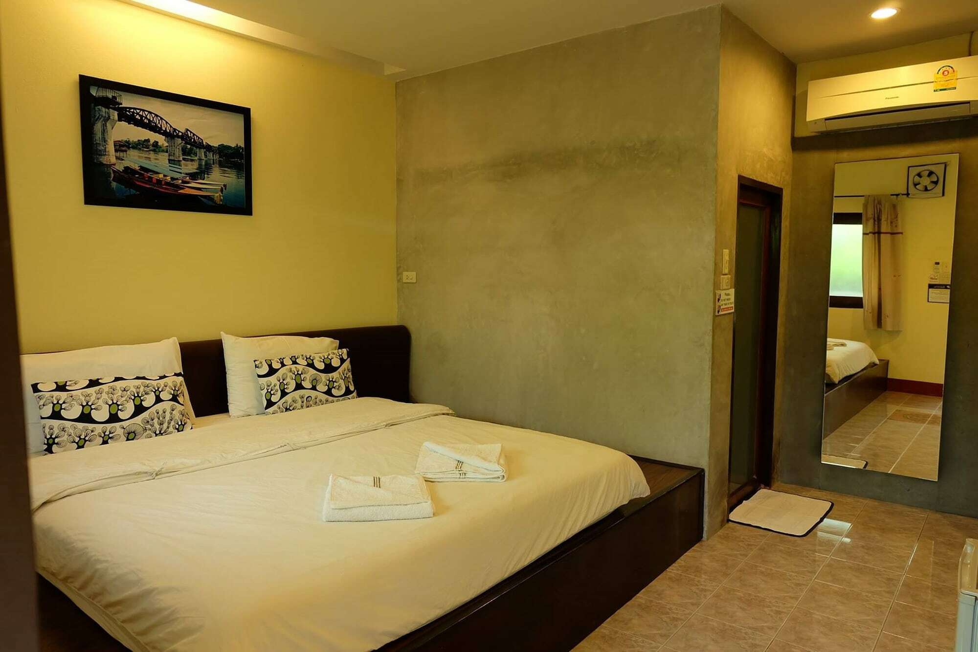 Baan Ma Feung Guesthouse Kanchanaburi Zewnętrze zdjęcie